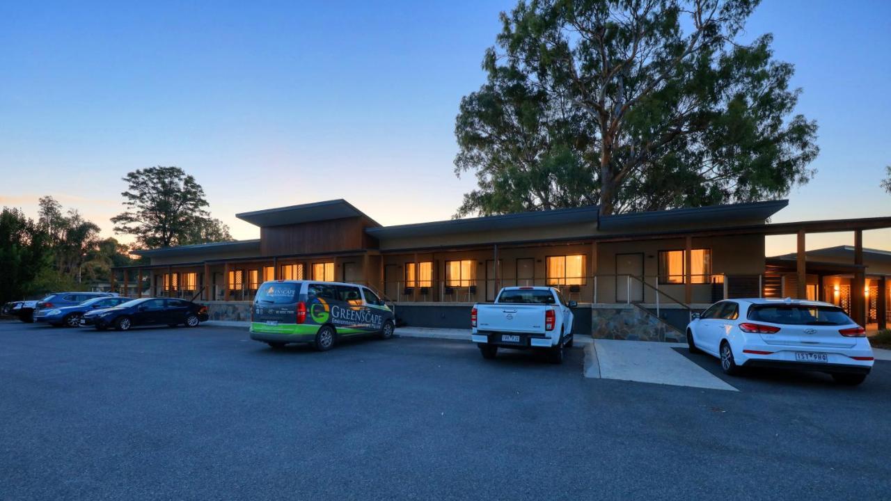 New Crossing Place Motel Seymour Exterior photo