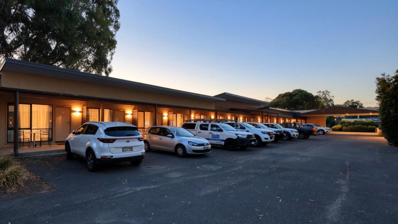 New Crossing Place Motel Seymour Exterior photo